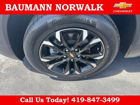 Used 2023 Chevrolet TrailBlazer LT FWD image 9
