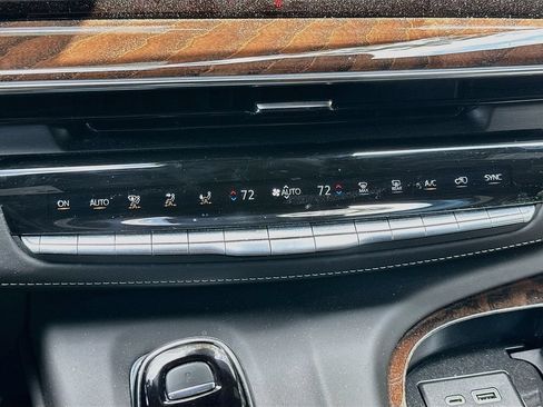 Used 2023 Cadillac Escalade Sport Platinum AWD/4WD image 16