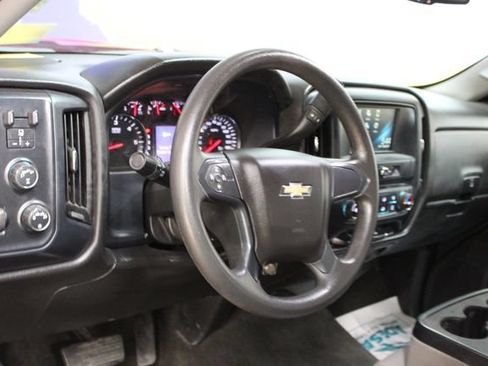 Used 2018 Chevrolet Silverado 1500 Custom w/ Custom Convenience Package AWD/4WD image 14