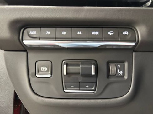Used 2025 Cadillac Escalade Sport w/ Touring Package AWD/4WD image 22