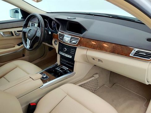 Used 2016 Mercedes-Benz E 350 4MATIC Sedan image 24