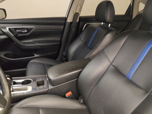 Used 2018 Nissan Altima 2.5 SR w/ SR Midnight Edition FWD image 17