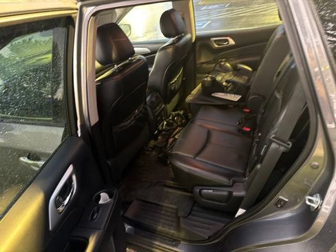 Used 2020 Nissan Pathfinder SL FWD image 42