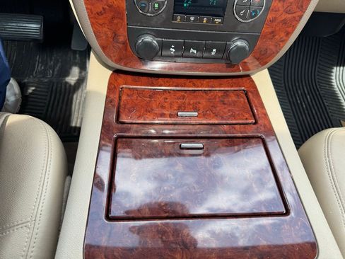 Used 2013 Chevrolet Tahoe LTZ image 24