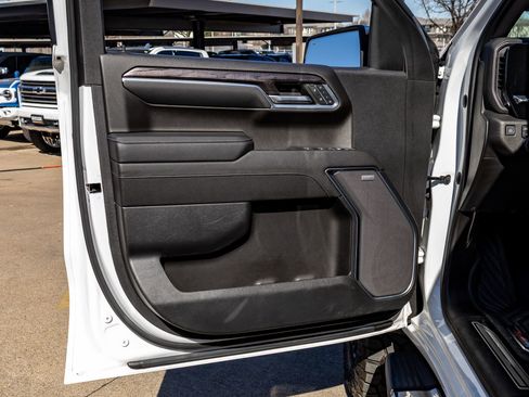 Used 2023 Chevrolet Silverado 1500 LTZ w/ LTZ Convenience Package II image 36