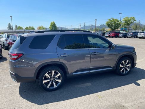 Used 2023 Honda Pilot Elite image 9