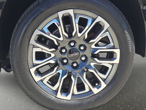 Used 2024 GMC Yukon Denali Ultimate AWD/4WD image 39