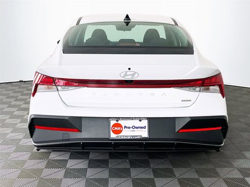 Certified 2025 Hyundai Elantra Hybrid FWD image 9