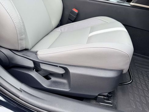 Certified 2025 Toyota Camry SE w/ Convenience Package image 13