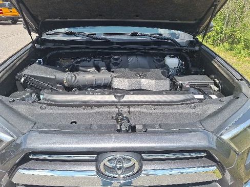 Used 2023 Toyota 4Runner Limited AWD/4WD image 11
