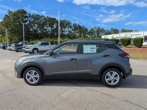 New 2025 Nissan Kicks Play S image 6