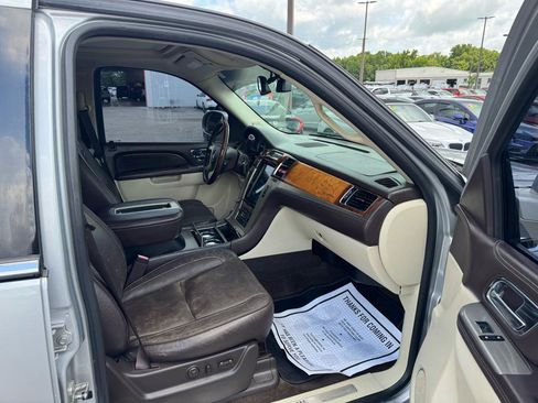 Used 2012 Cadillac Escalade Platinum AWD/4WD image 10
