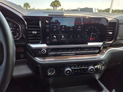 Used 2024 GMC Sierra 1500 Elevation RWD image 8
