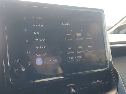 Used 2023 Toyota Corolla SE w/ SE Premium Package image 27