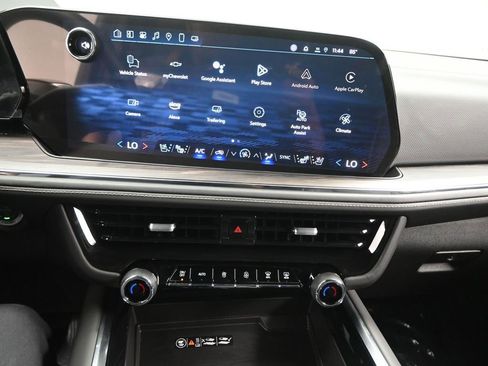 Used 2025 Chevrolet Suburban Premier image 10