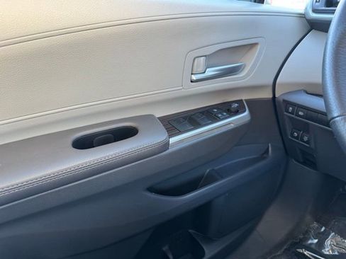 Certified 2024 Toyota Sienna XLE image 33