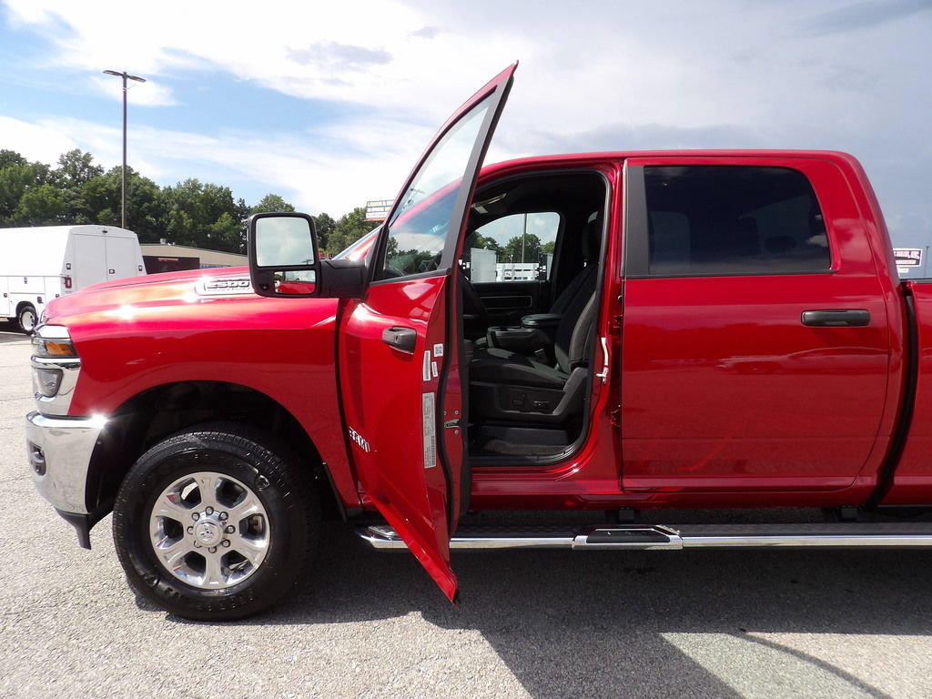 Used 2026 RAM 2500 Big Horn AWD/4WD image 13