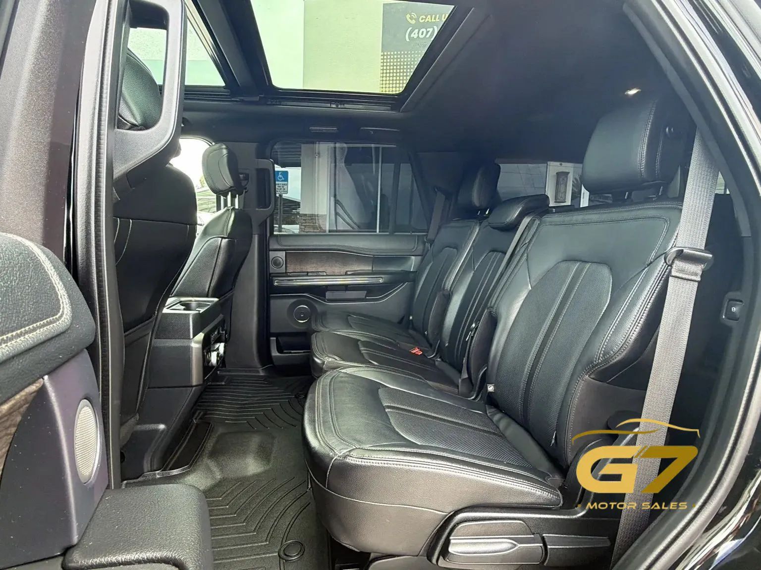 Used 2018 Ford Expedition Limited w/ Equipment Group 301A RWD image 23