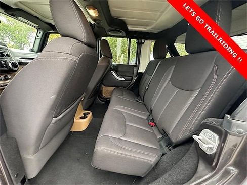 Used 2014 Jeep Wrangler Unlimited Sahara image 18
