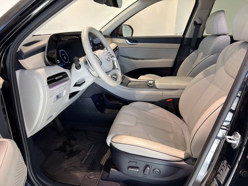 Used 2024 Hyundai Palisade Limited image 14