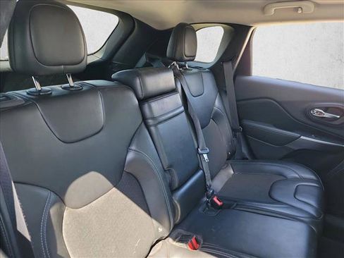 Used 2019 Jeep Cherokee Latitude Plus image 15