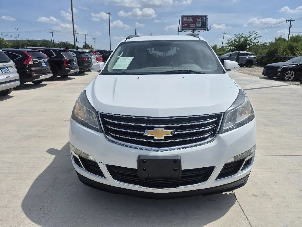Used 2016 Chevrolet Traverse LT FWD image 3