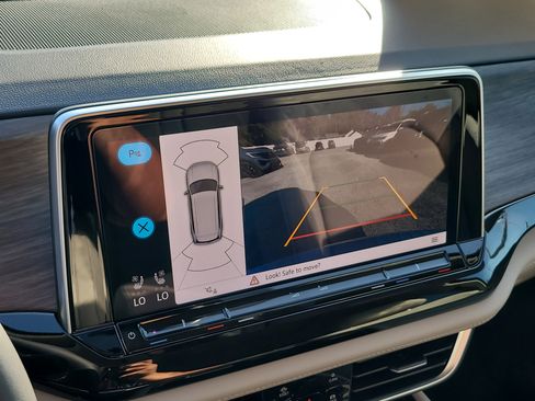 New 2026 Volkswagen Atlas SEL image 23