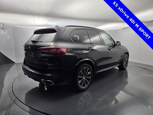 Used 2021 BMW X5 xDrive40i w/ M Sport Package image 15