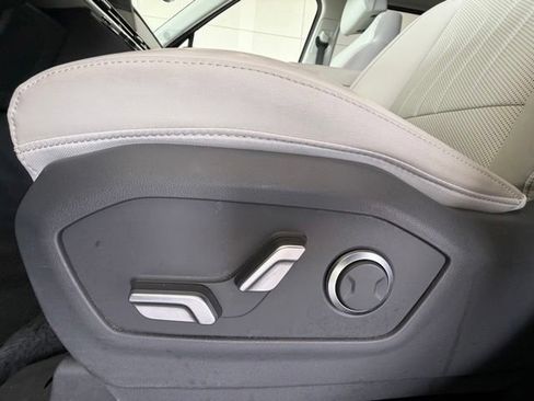 Used 2025 Hyundai Santa Fe SEL FWD image 28