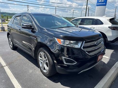Used 2017 Ford Edge Titanium w/ Technology Package AWD/4WD image 5