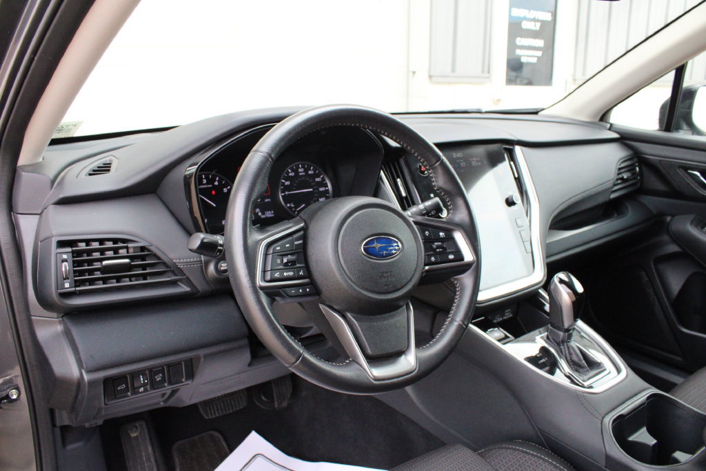 Used 2024 Subaru Outback Premium AWD/4WD image 2