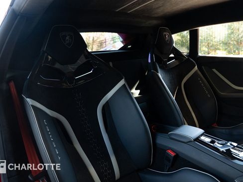 Used 2023 Lamborghini Huracan Tecnica image 33