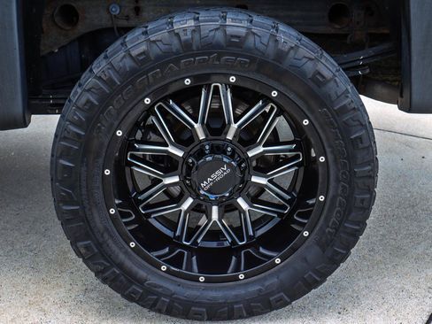 Used 2018 GMC Sierra 1500 SLT w/ SLT Premium Package AWD/4WD image 22