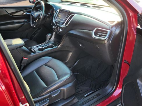 Used 2020 Chevrolet Equinox LT w/ Sport Edition image 9