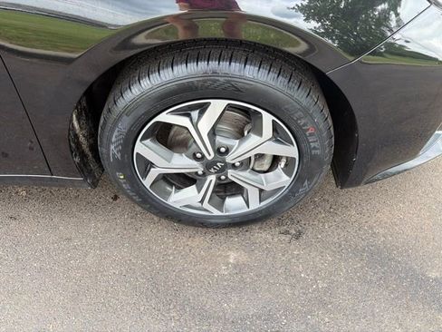 Used 2021 Kia Forte LXS FWD image 39