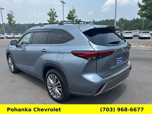 Used 2023 Toyota Highlander Platinum AWD/4WD image 5