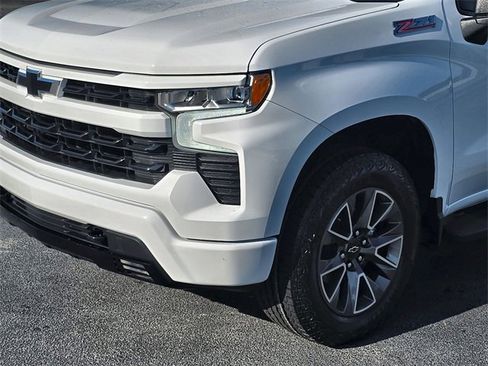 Used 2023 Chevrolet Silverado 1500 RST w/ Z71 Off-Road Package image 10