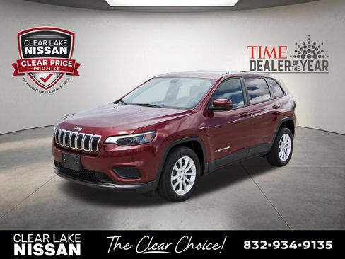 Used 2020 Jeep Cherokee Latitude w/ Mopar Interior Package FWD image 3