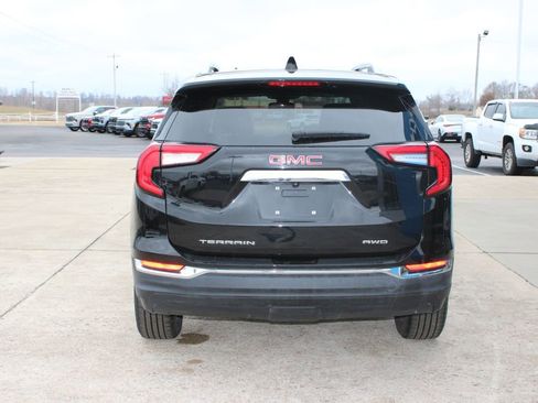 Used 2024 GMC Terrain SLT image 8