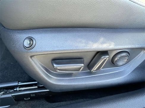 Used 2025 Toyota Camry SE image 15