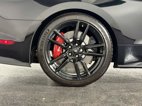 Used 2022 Ford Mustang Shelby GT500 w/ Technology Package RWD image 18