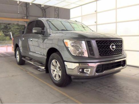 Certified 2019 Nissan Titan SV AWD/4WD image 1