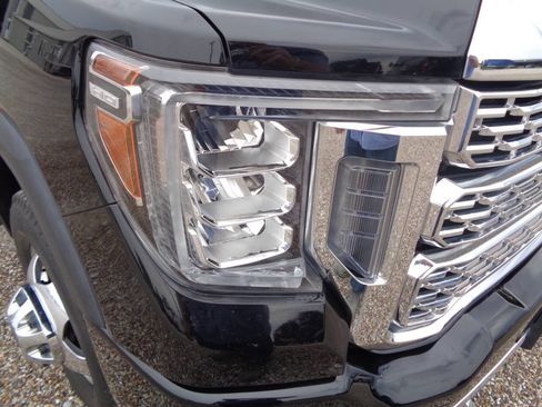 Used 2020 GMC Sierra 3500 Denali w/ Denali Ultimate Package image 26