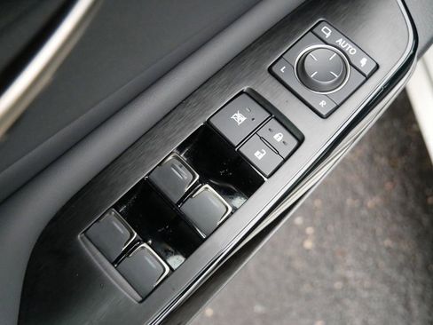 Certified 2025 Lexus ES 300h Ultra Luxury w/ Accessory Package (Z2) image 15