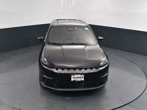 Used 2025 Jeep Wagoneer S Launch Edition w/ Trailer Tow Group image 42