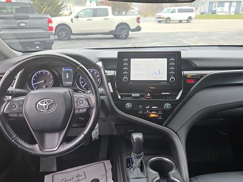 Used 2021 Toyota Camry SE image 16
