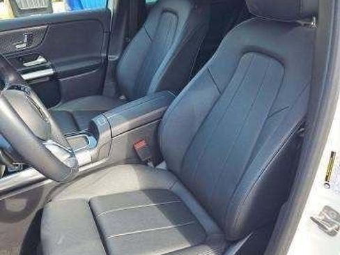 Used 2025 Mercedes-Benz GLA 250 4MATIC image 5