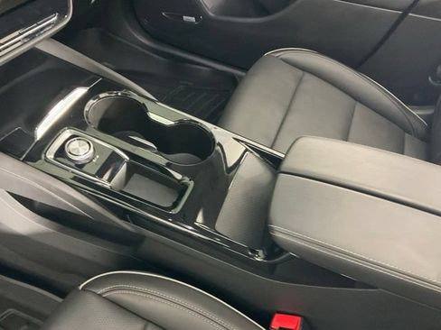 Used 2024 Buick Envision Avenir AWD/4WD image 21