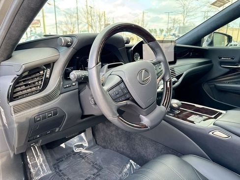 Used 2024 Lexus LS 500 AWD w/ Luxury Package image 22