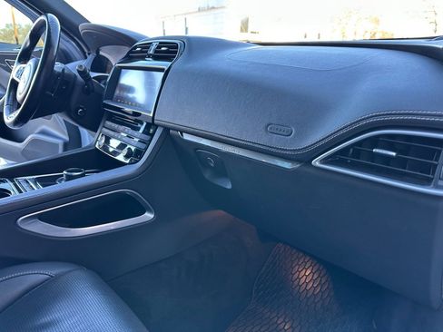 Used 2017 Jaguar F-PACE R-Sport AWD/4WD image 21
